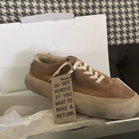 Spacestar Golden Goose Size 42 - Picture 1 of 2